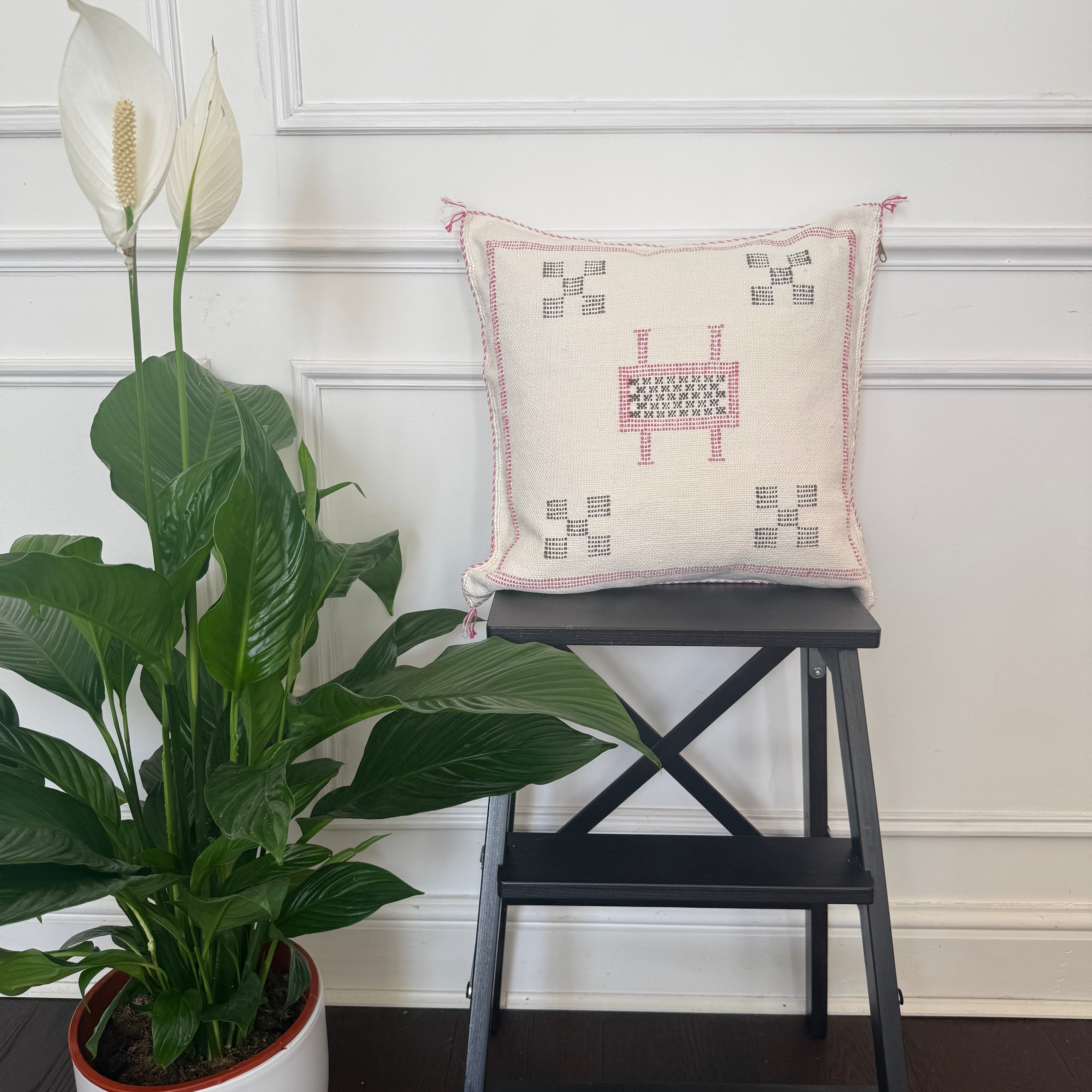Cactus Silk Cushion Cover - White/Pink